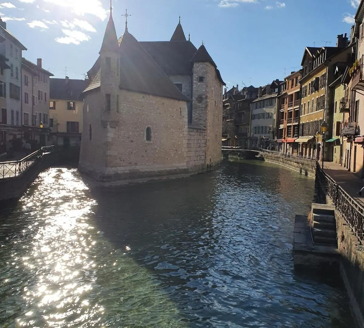 Annecy Cozy Studio With Terrace 0*,  Frankrig
